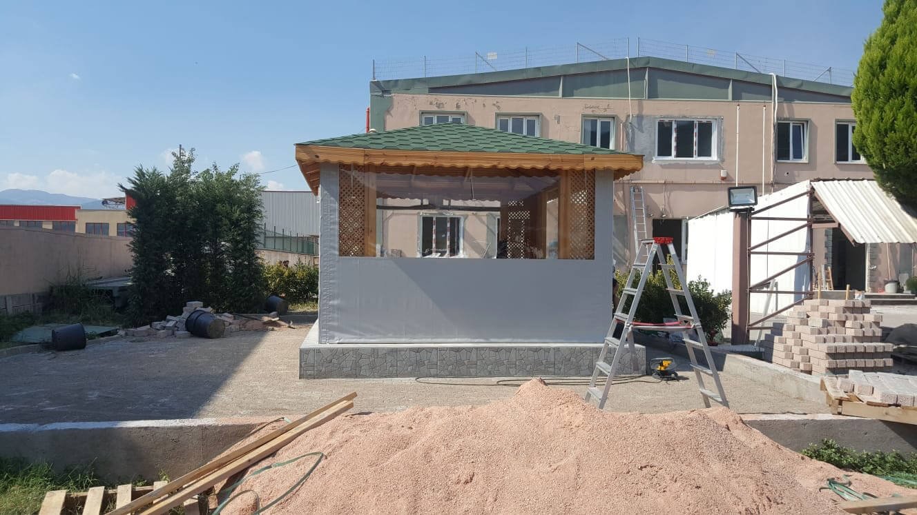 Kiş Bahcesi Şeffaf Fermuarli Branda