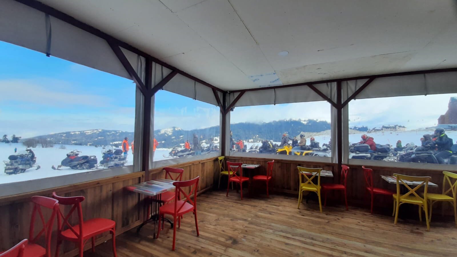 Kiş Bahcesi Şeffaf Fermuarli Branda