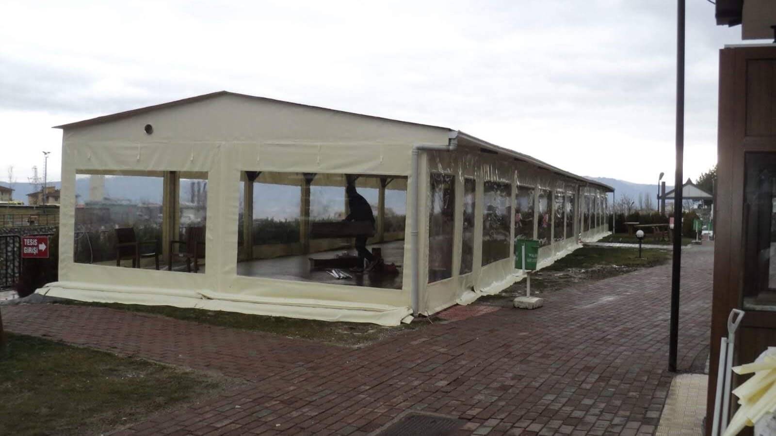 Kiş Bahcesi Şeffaf Fermuarli Branda