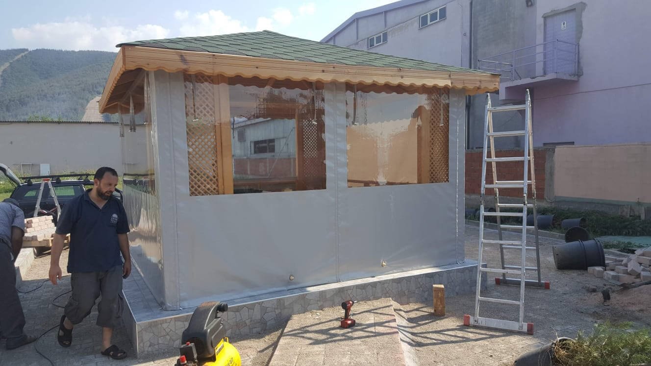 Kiş Bahcesi Şeffaf Fermuarli Branda